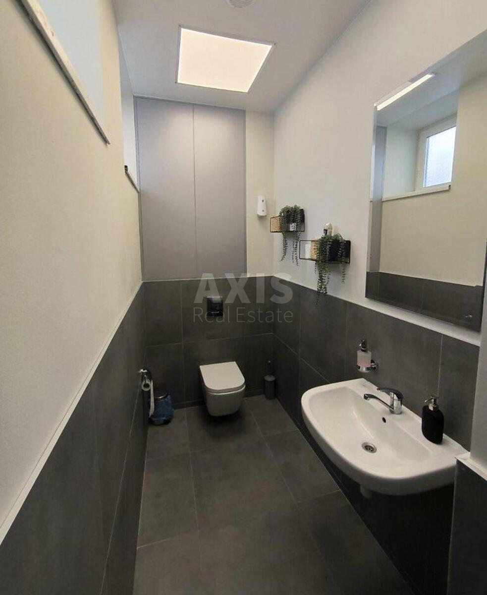 Офис ул. Василия Тютюнника 5А, 91м27