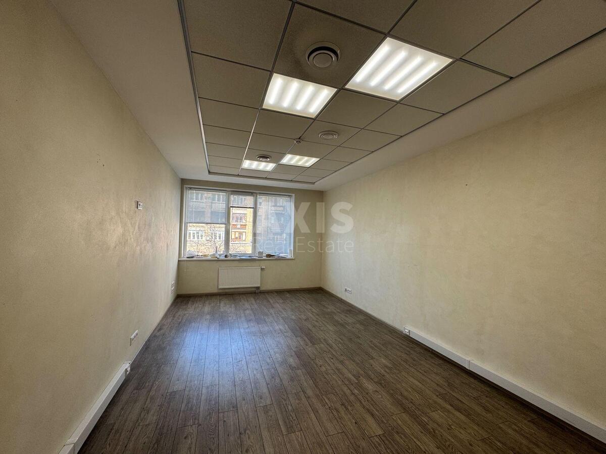 Office vul. Dilova 5Б, 400m26