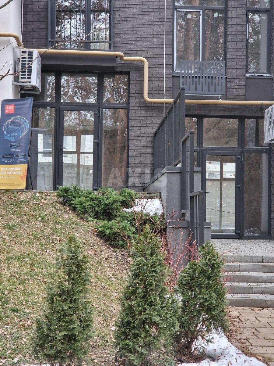 Об'єкт торгівлі вул. Автозаводська 37, 40м2