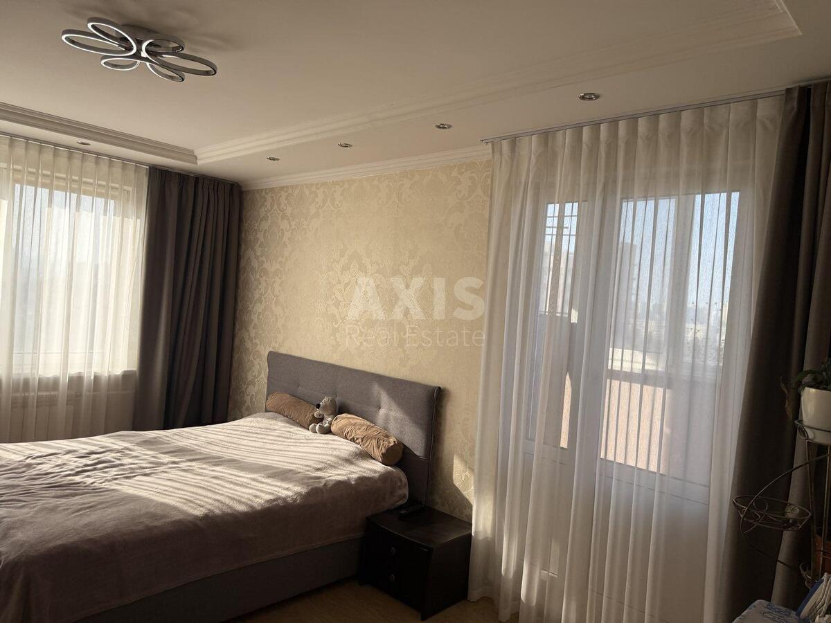 2k apartment vul. Krakivs'ka 13В579990