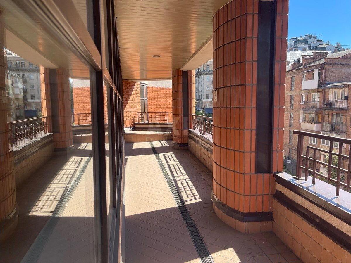 Office vul. Dmytrivs'ka 92/94, 100m210