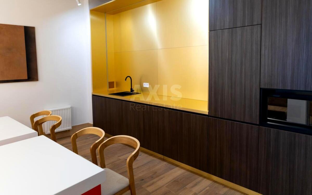 Office vul. Buslivs'ka 12, 135m25932911