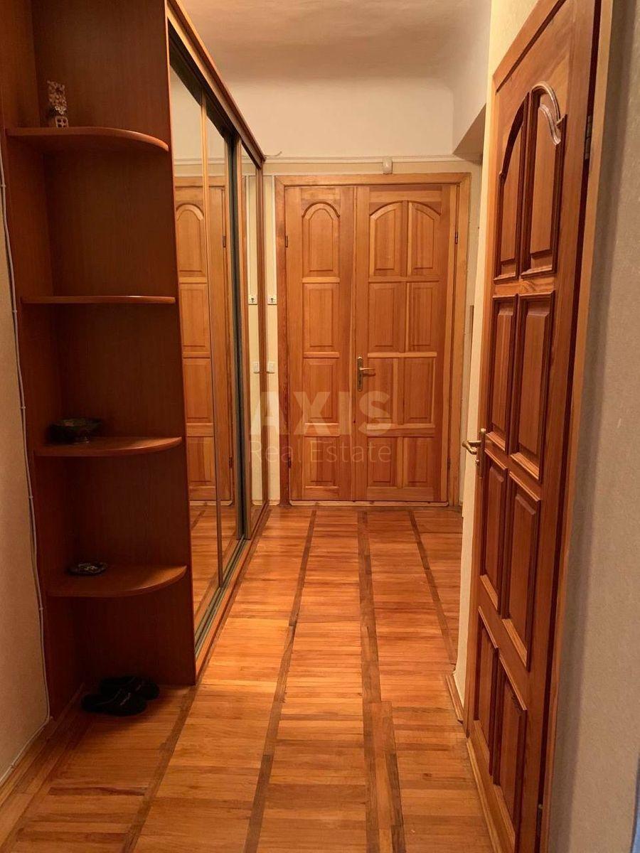 2k apartment vul. Volodymyrs'ka 19584004