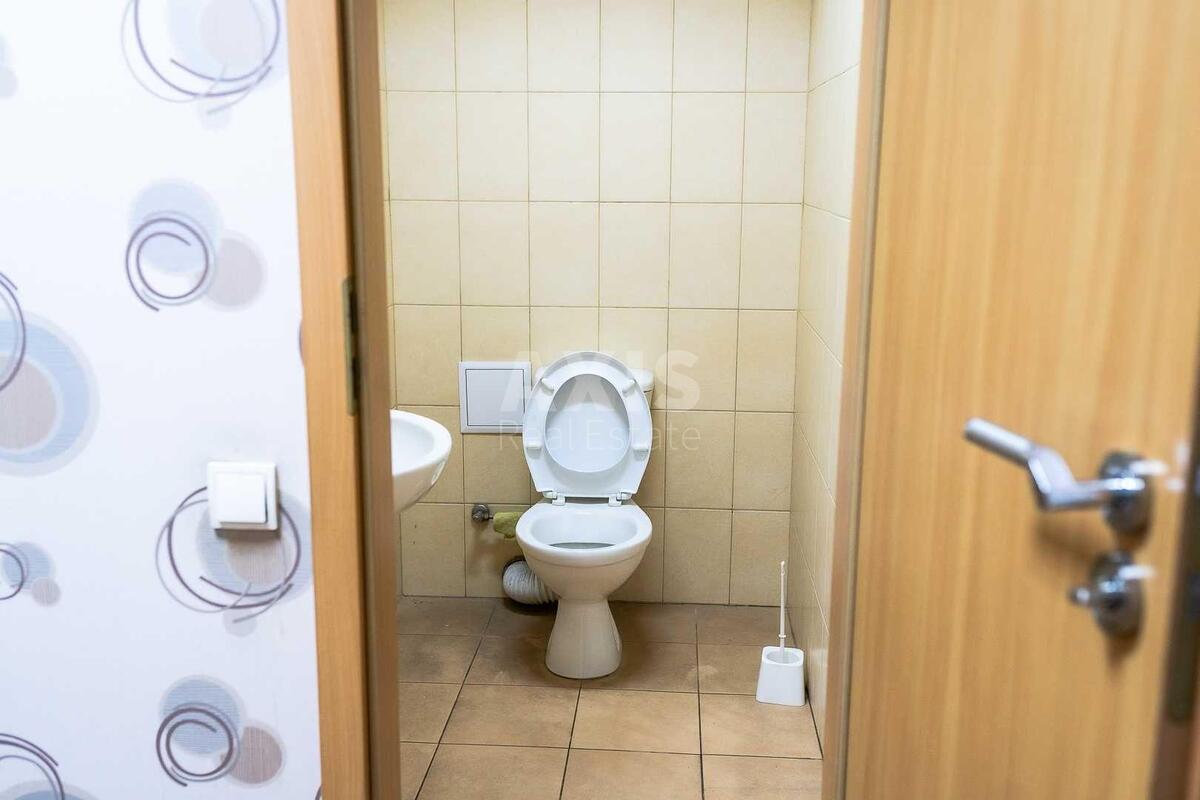 Office pr-t Vidradnyj 95А, 272m2641008