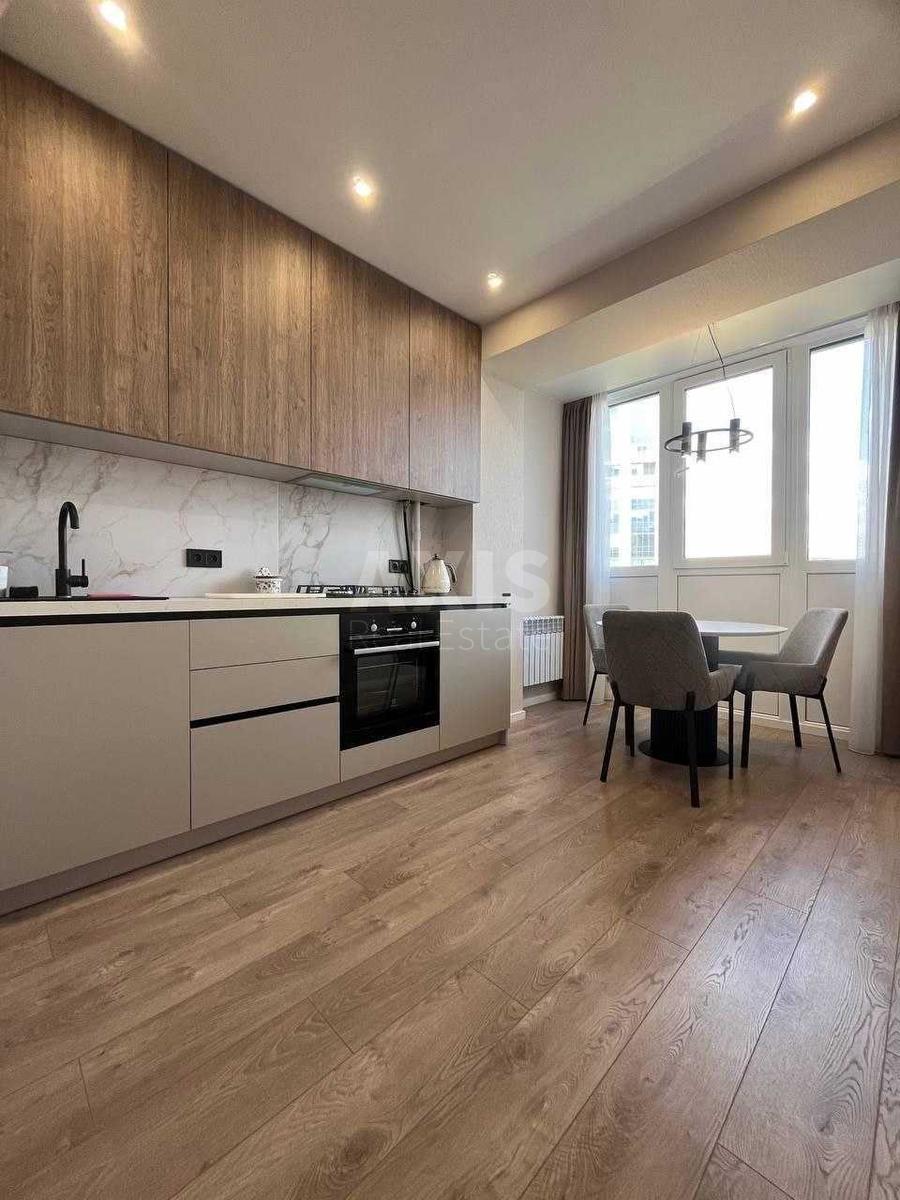 2k apartment vul. Chornovola V'jacheslava 27