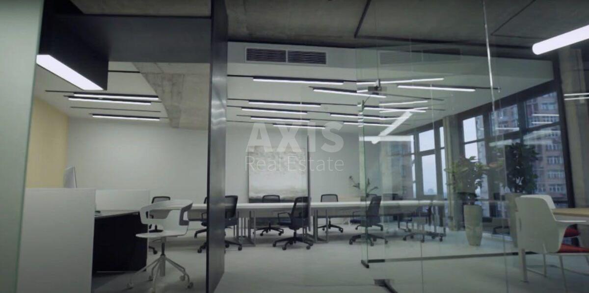 Office vul. Jevgena Konoval'cja 36, 195m22