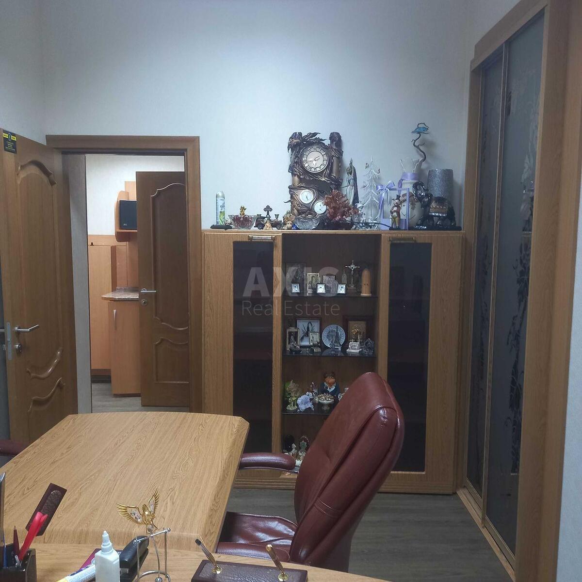 Office vul. Hreshhatyk 10Б, 45m2571281