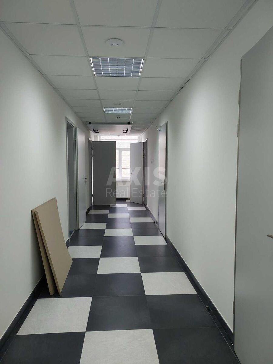 Office bul. Druzhby Narodiv 19, 520m25