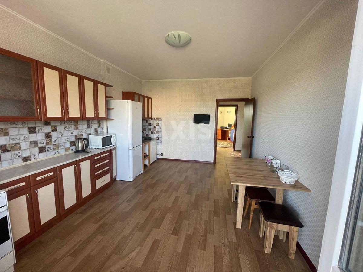 3k apartment vul. Metrologichna 1091