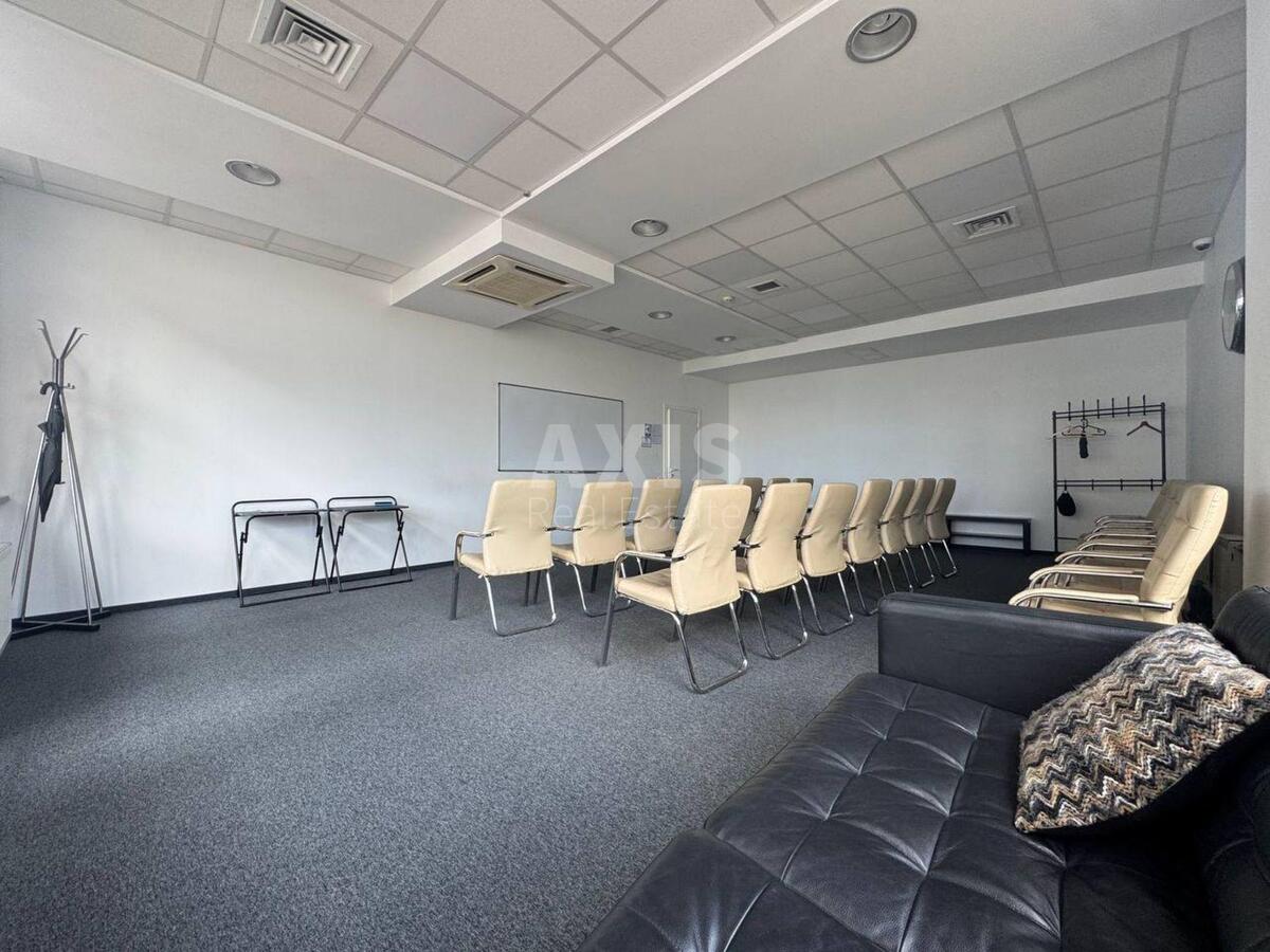 Office pr-t Peremogy 26, 468m27