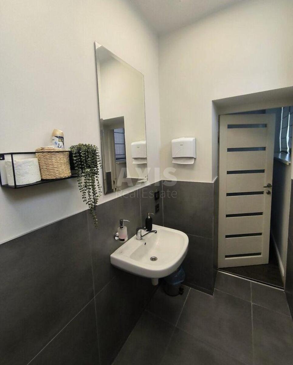 Офис ул. Василия Тютюнника 5А, 91м28