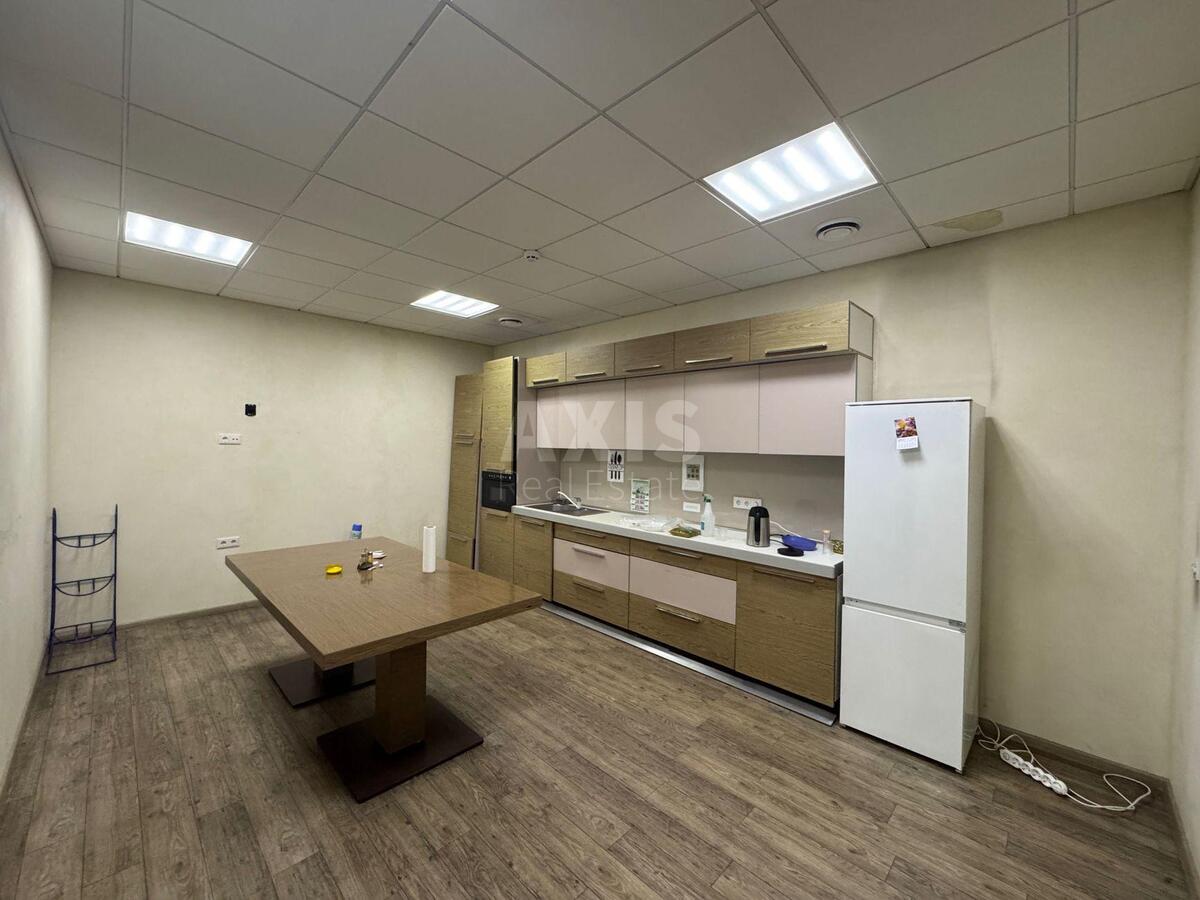 Office vul. Dilova 5Б, 400m27