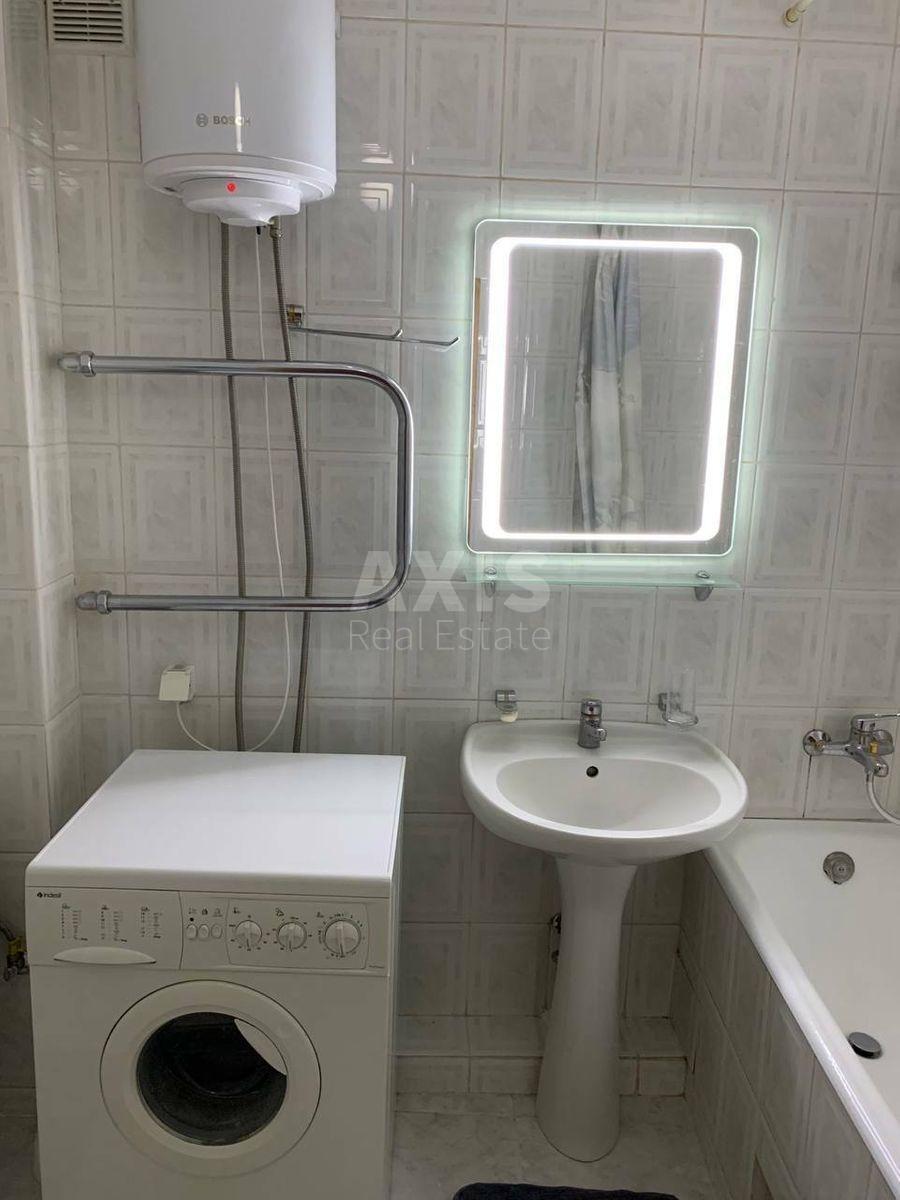 2k apartment vul. Volodymyrs'ka 19584005