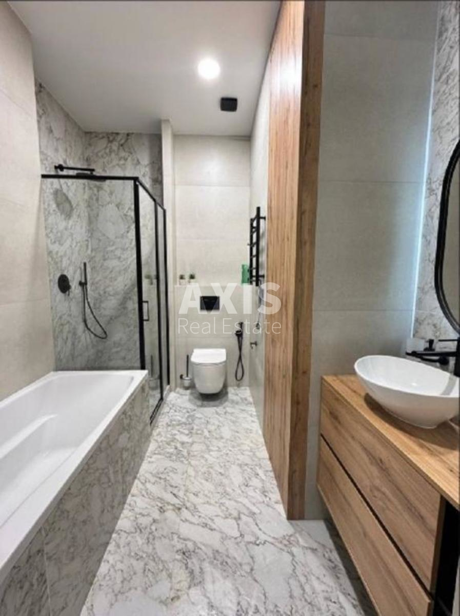 1k apartment vul. Dragomyrova Myhajla 14а5