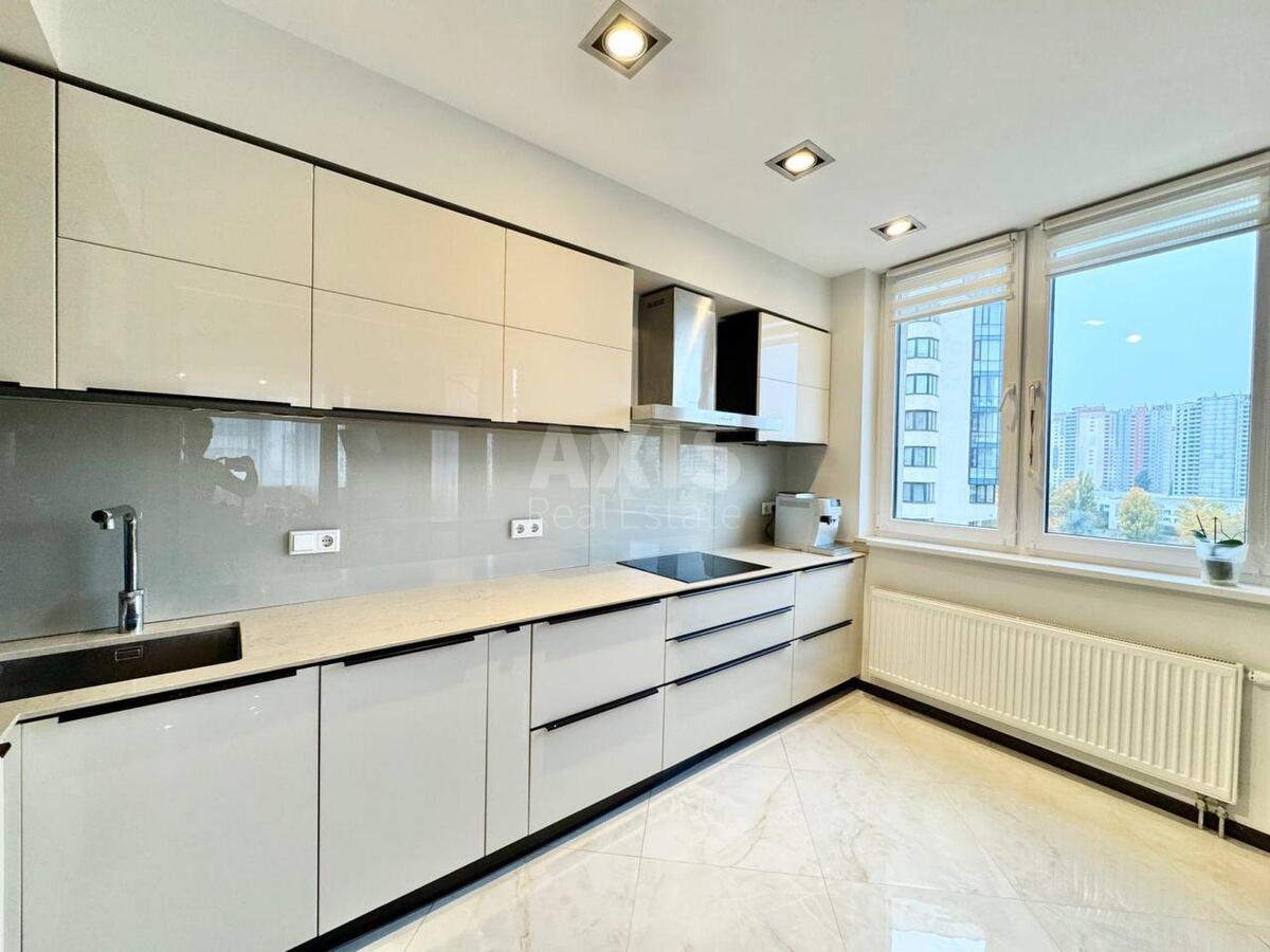 3k apartment vul. Yulia Zdanovska 71Г6