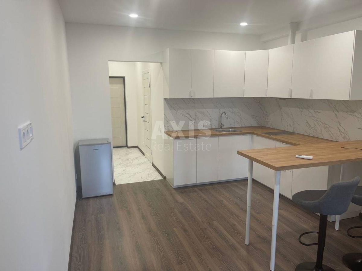 2k apartment vul. Myhajla Maksymovycha 24