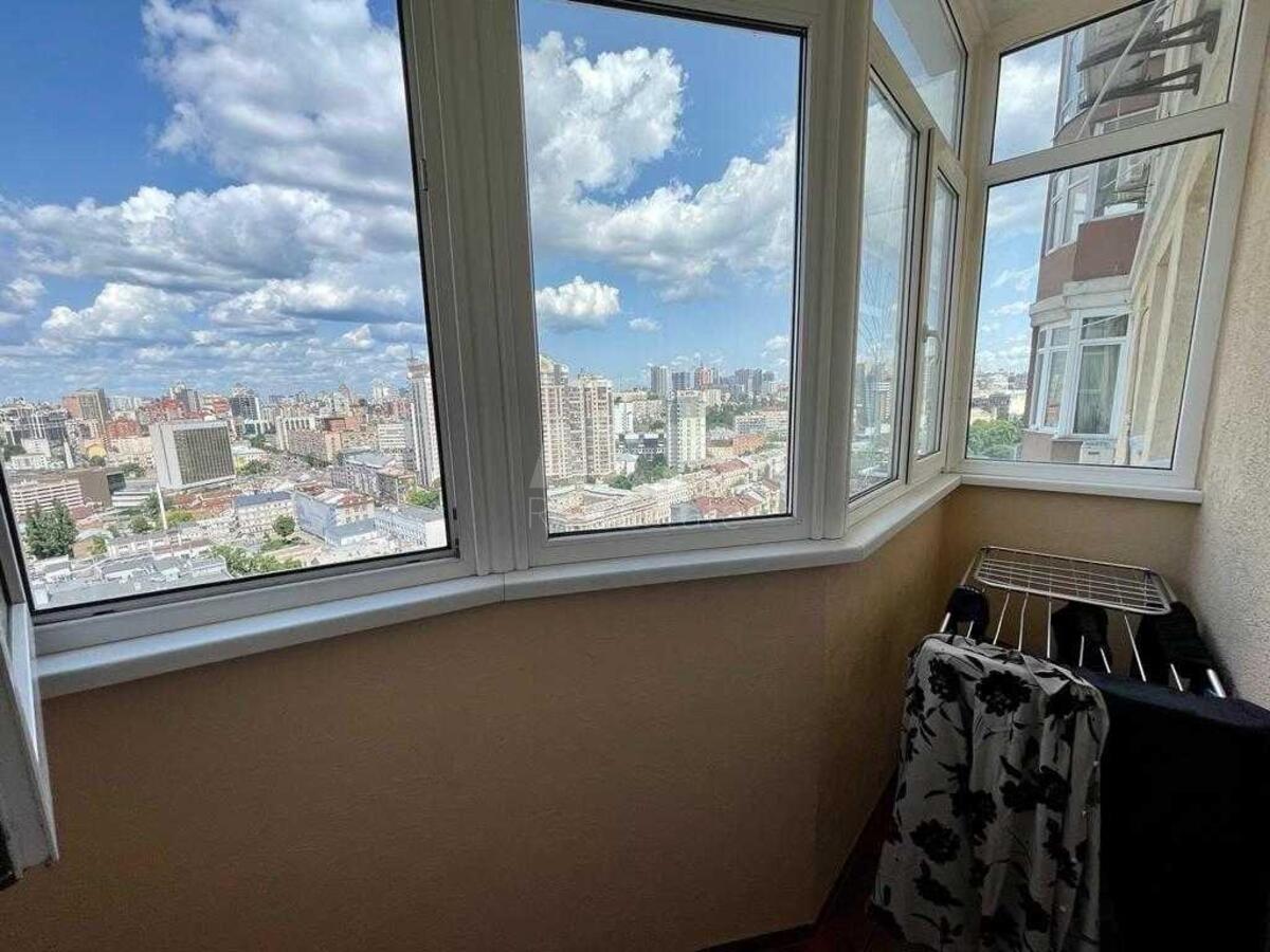 2k apartment vul. Zhyljans'ka 1189
