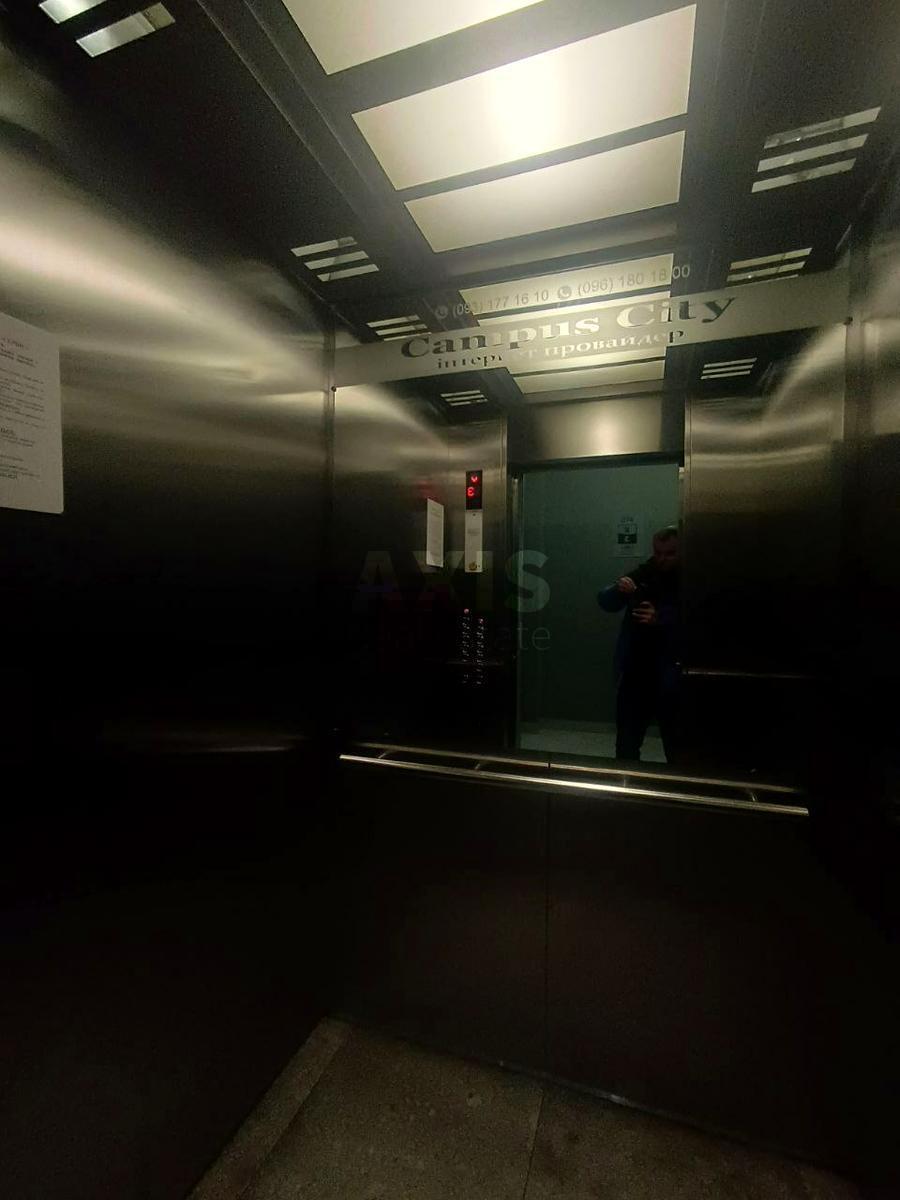 Office vul. Jevgena Konoval'cja 36Д, 163m2633483