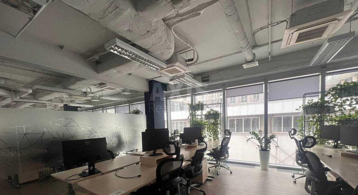 Office vul. Lejpcyz'ka 15, 715m2