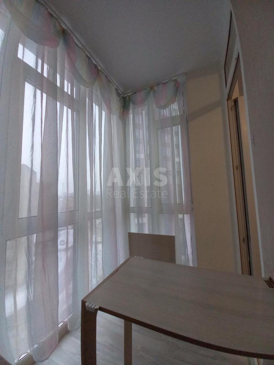 1k apartment pr-t Komarova Kosmonavta 136