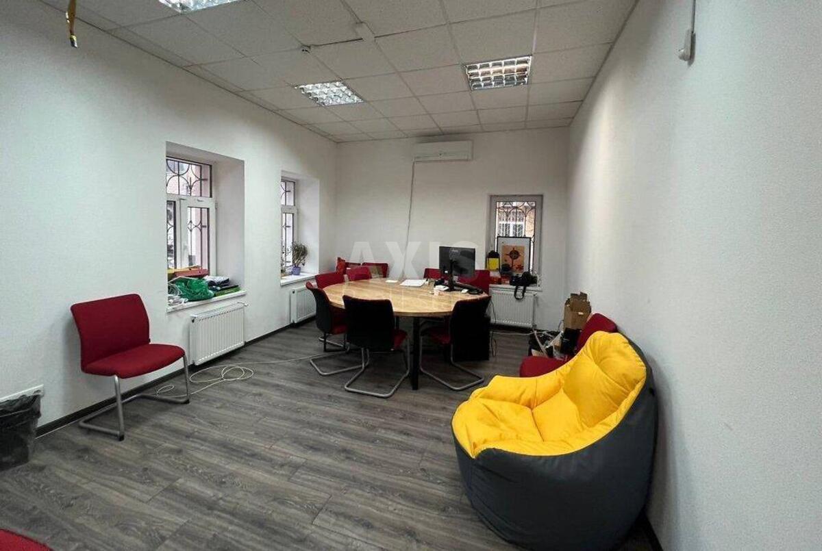 Office vul. V'jacheslava Lypyns'kogo 9Б, 184m2598332