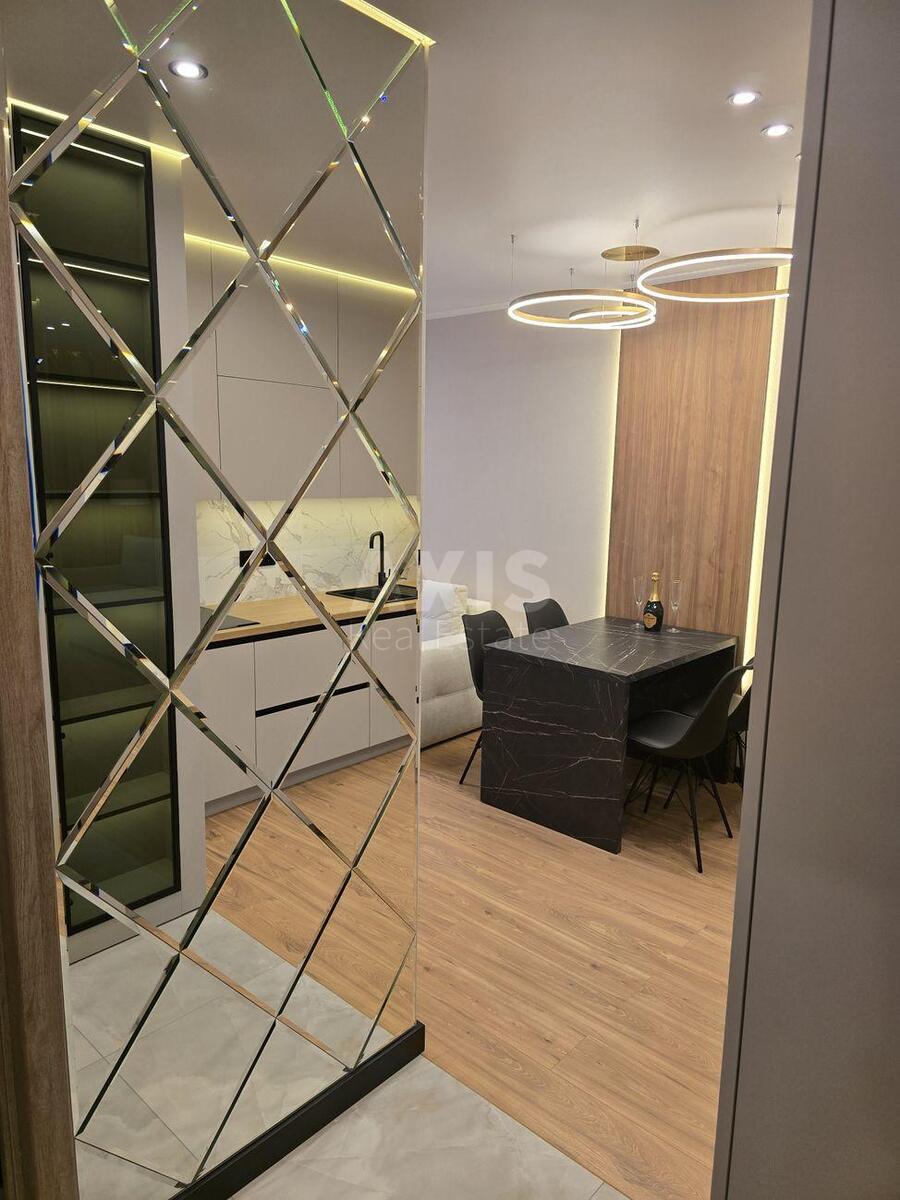 2k apartment vul. Myhajla Maksymovycha 240