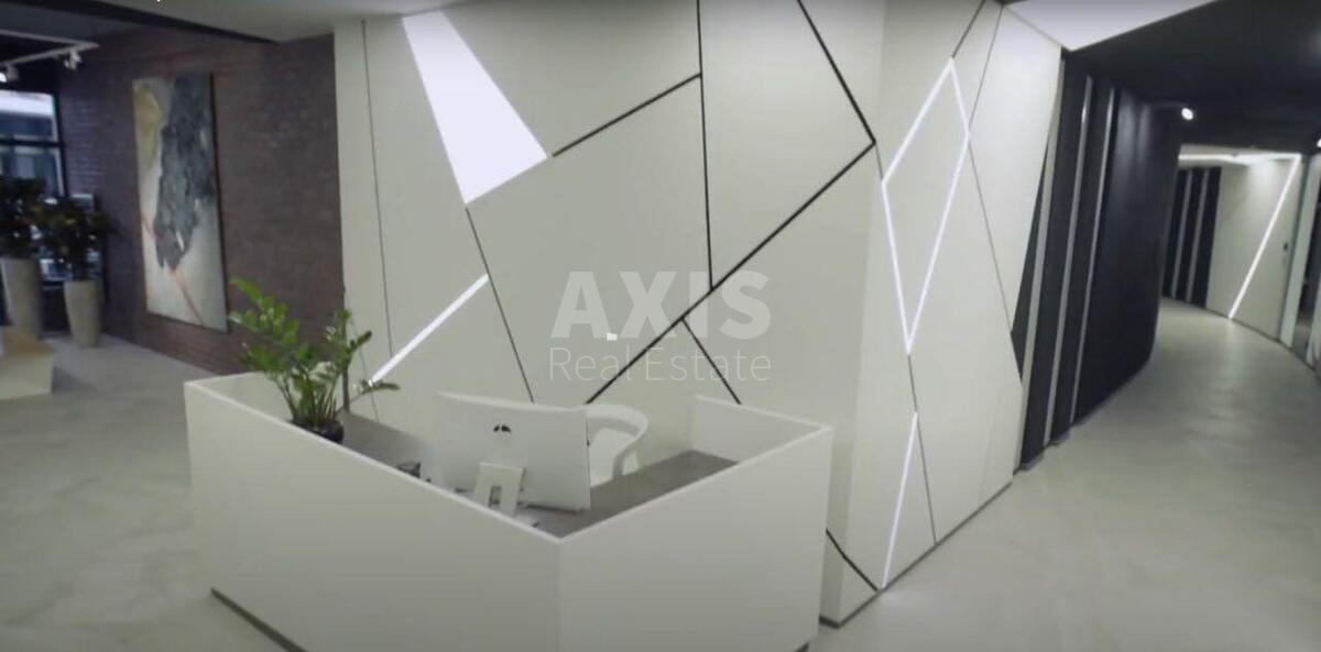 Office vul. Jevgena Konoval'cja 36, 195m23