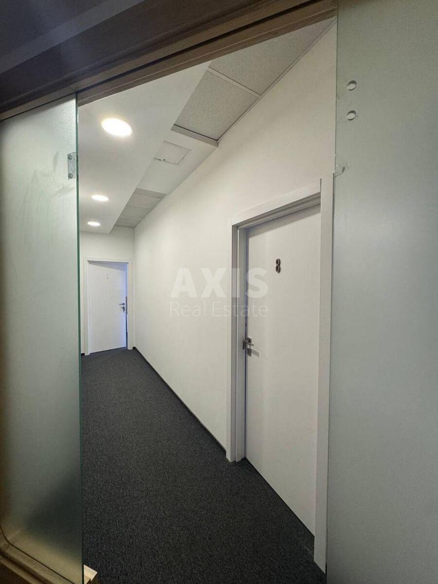 Office pr-t Peremogy 26, 468m28