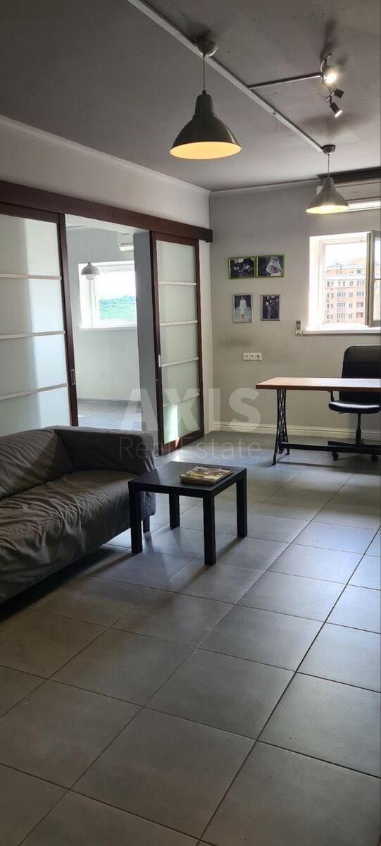 Office vul. Golosii'vs'ka 13, 61m20