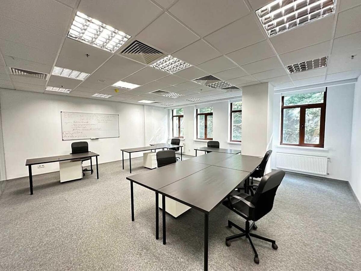 Office vul. Kostjantynivs'ka 75, 1100m2