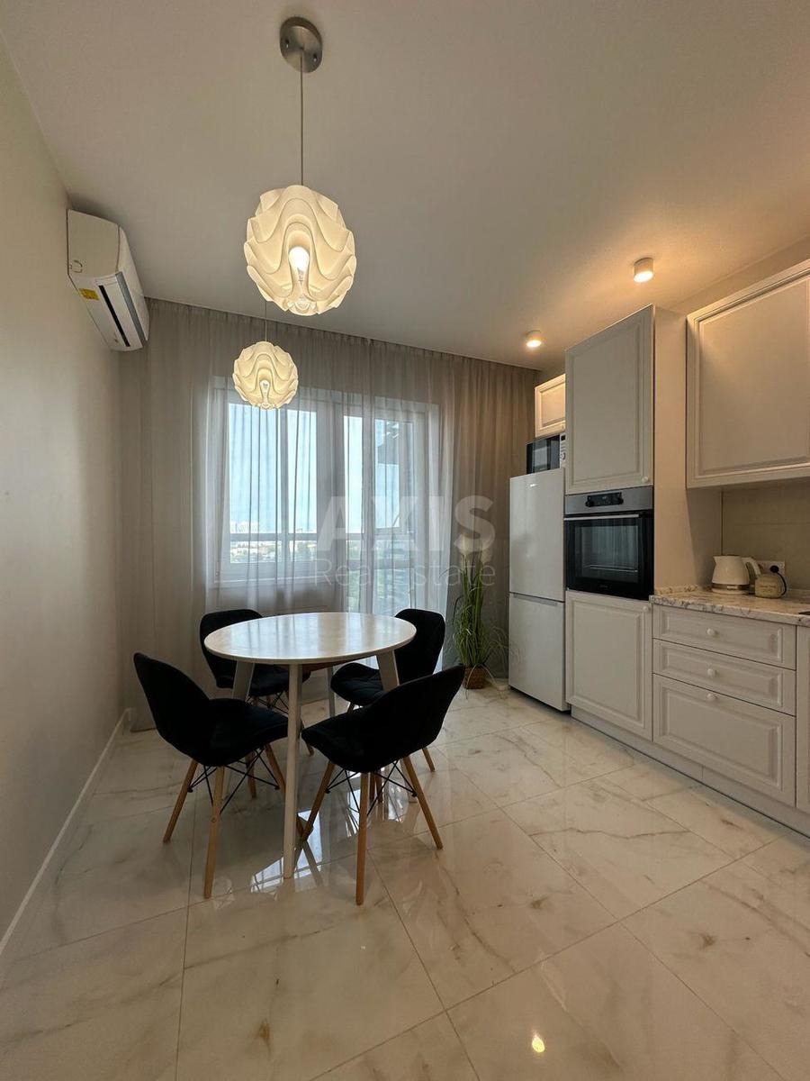 2k apartment vul. Lebedjeva-Kumacha 5