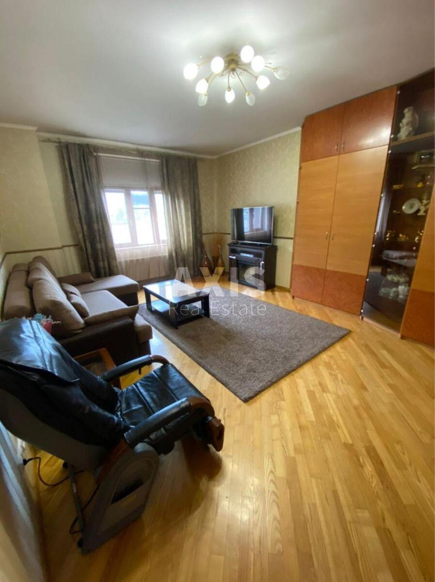 3k apartment vul. Irynyns'ka 5/24