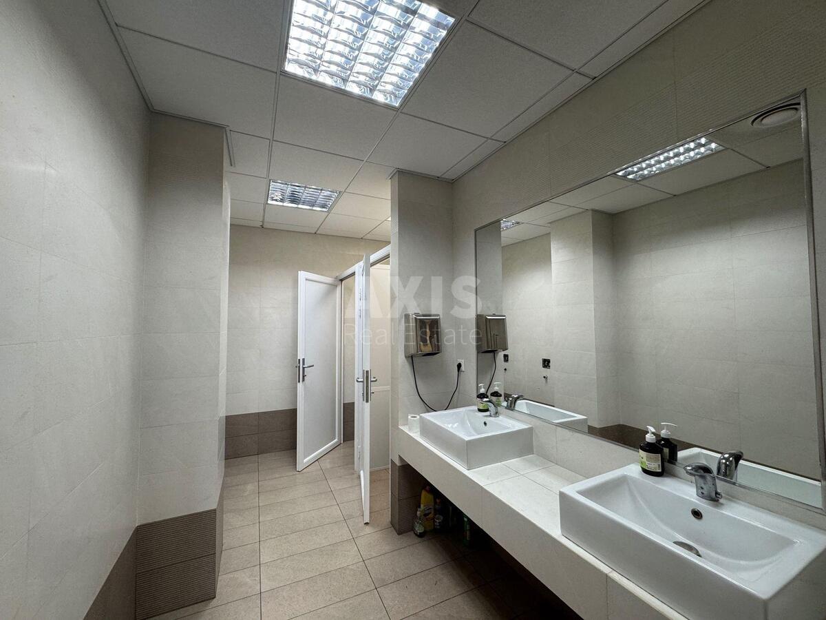 Office vul. Dilova 5Б, 400m28