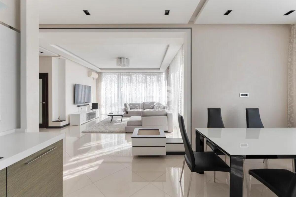 4k apartment vul. Dragomyrova Myhajla 182