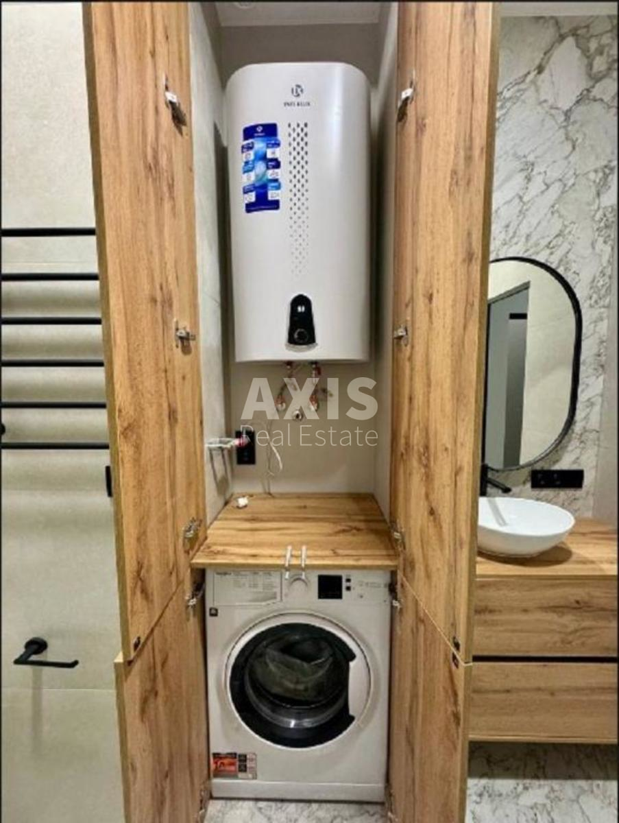 1k apartment vul. Dragomyrova Myhajla 14а6