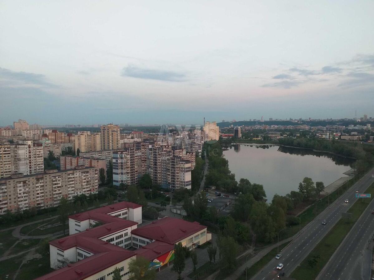 1k apartment pr-t Obolons'kyj 17