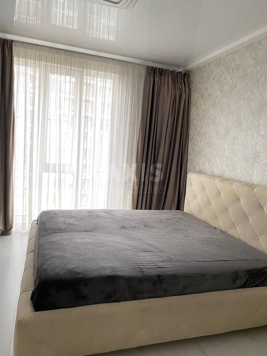 2k apartment vul. Myhajla Maksymovycha 244
