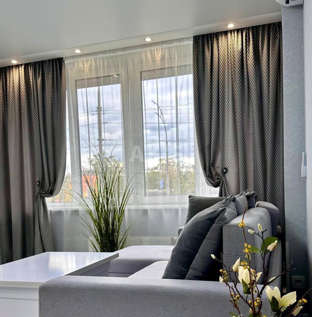 2k apartment vul. Myhajla Maksymovycha 32631700