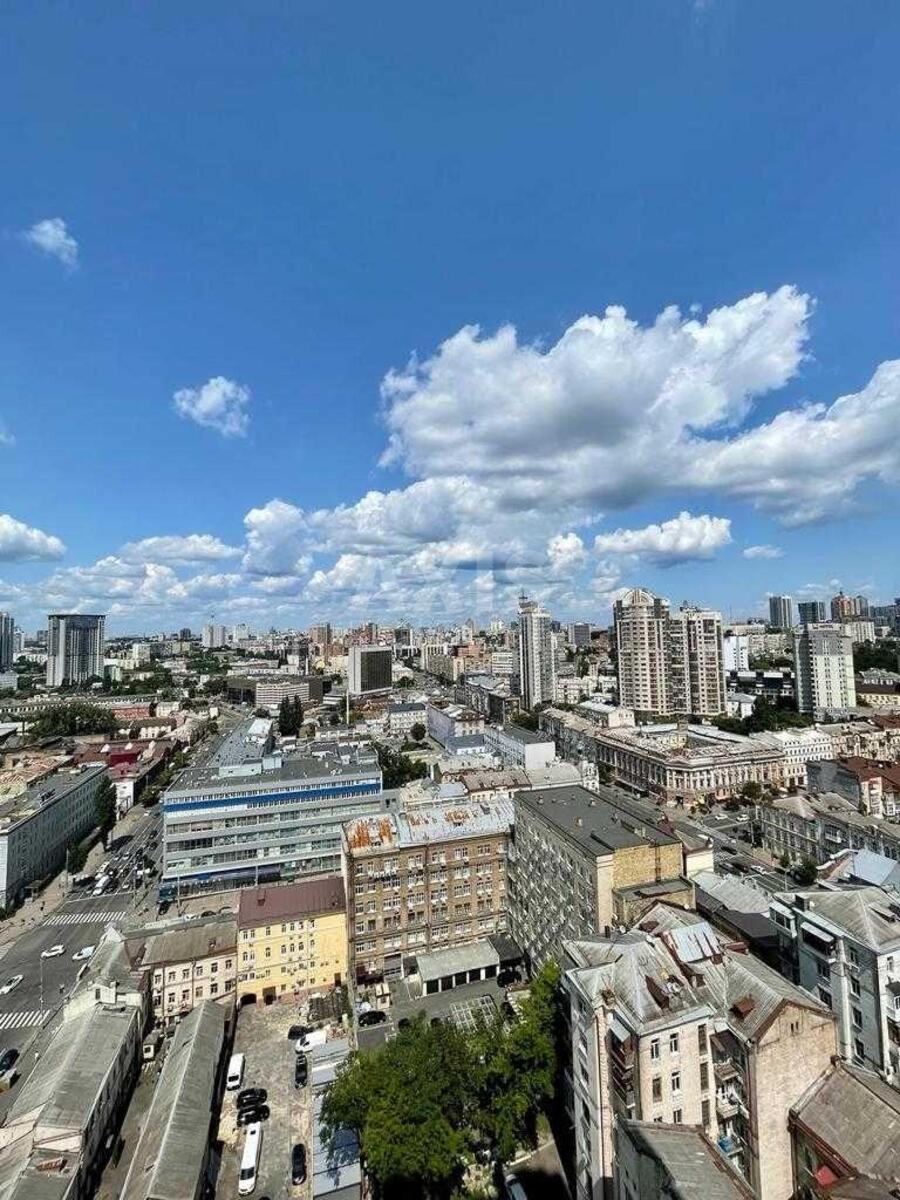 2k apartment vul. Zhyljans'ka 11810