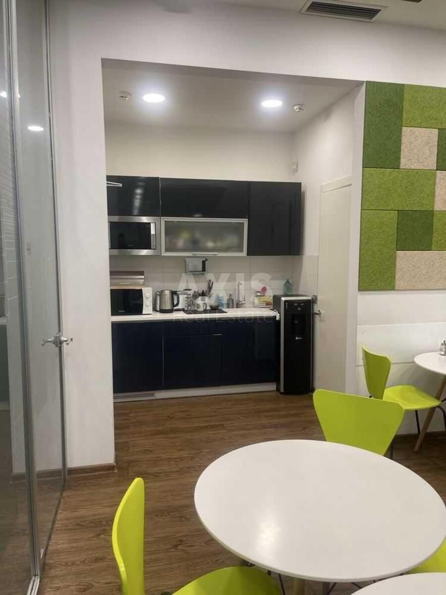 Office vul. Malevycha Kazymyra 86Б, 330m26027011