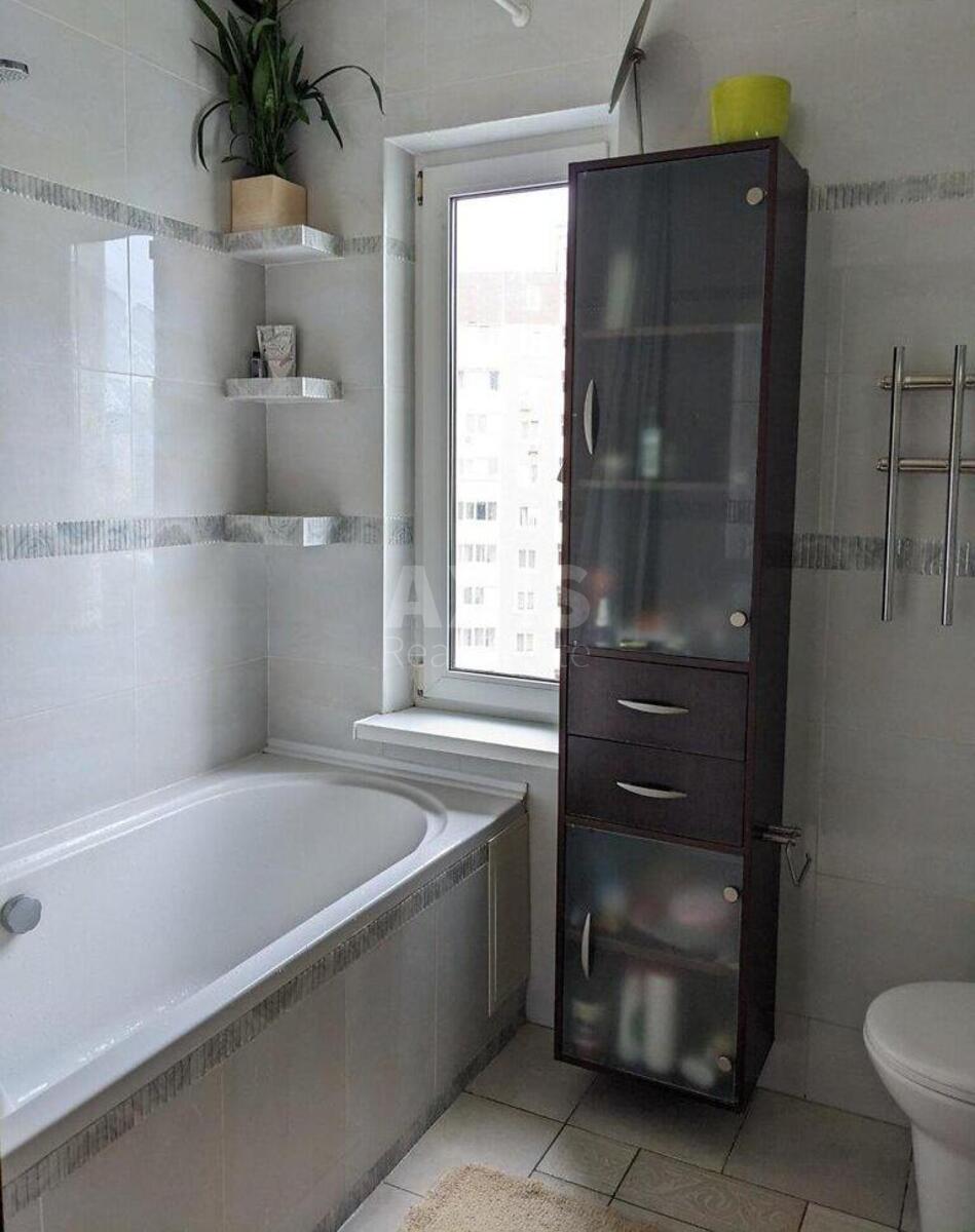 2k apartment vul. Urlivs'ka 1711
