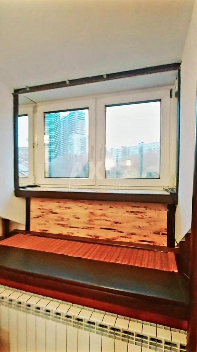 Office vul. Mechnykova 10/2, 82m25