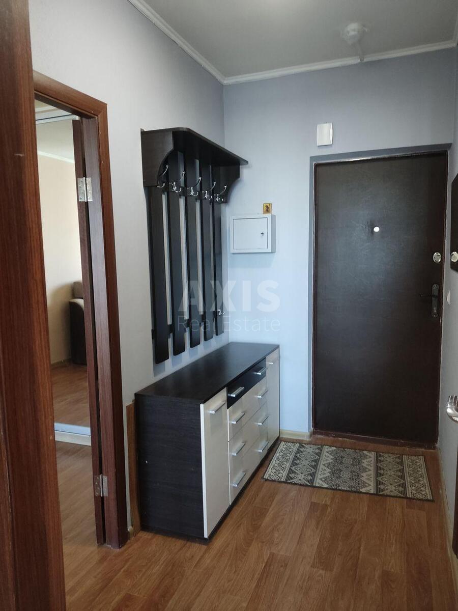 1k apartment vul. Rusovoi' Sofii' 5Б6
