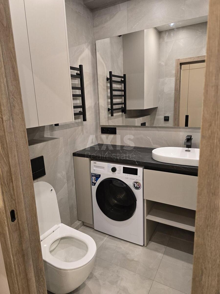 2k apartment vul. Myhajla Maksymovycha 244