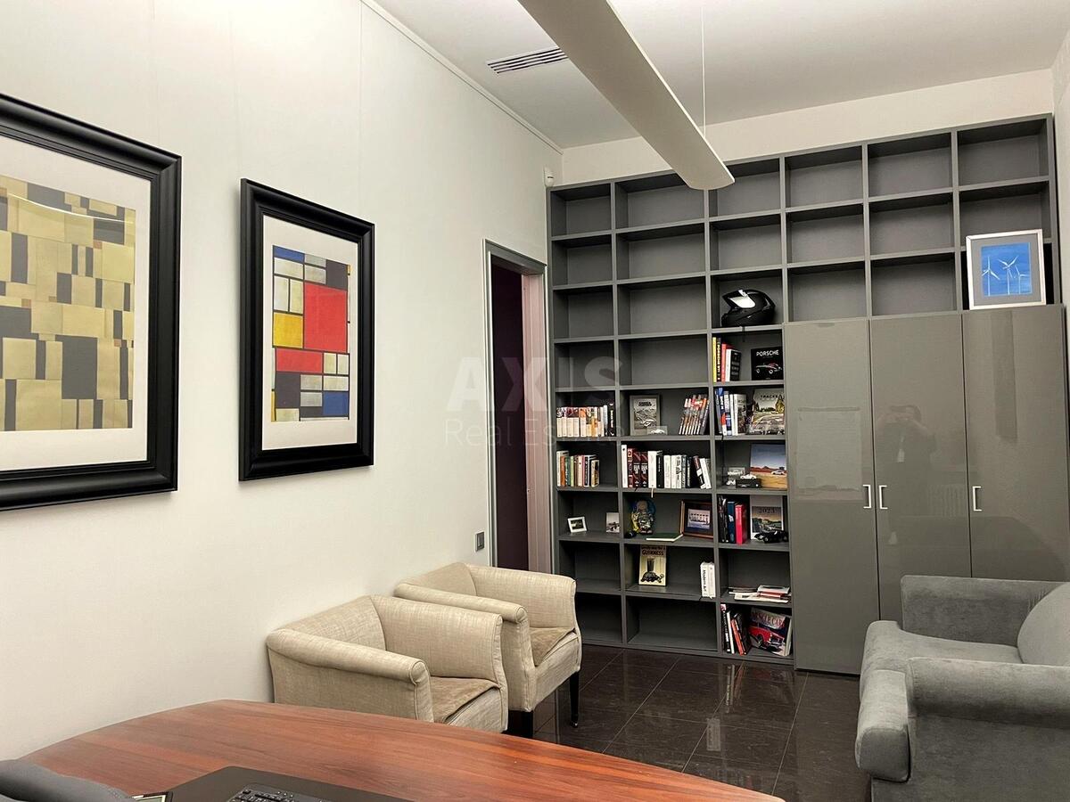 Office vul. Kamjenjeva Komandarma 4, 61m26242811