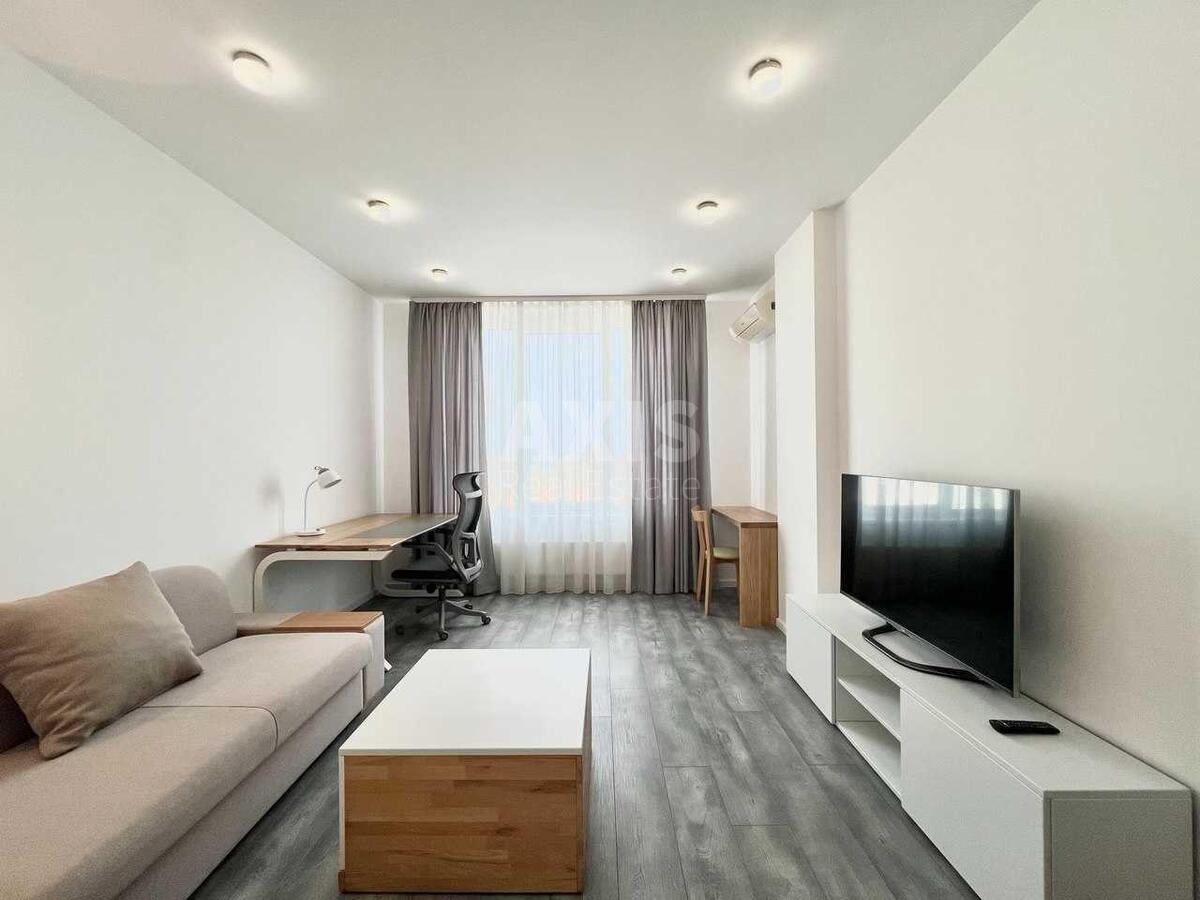 1k apartment vul. Bogatyrs'ka 6А2