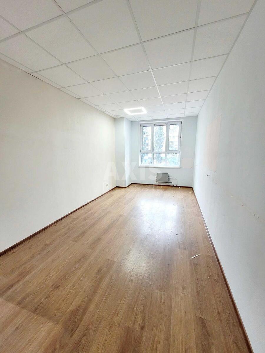 Trade object vul. Solom'jans'ka 15А, 600m21