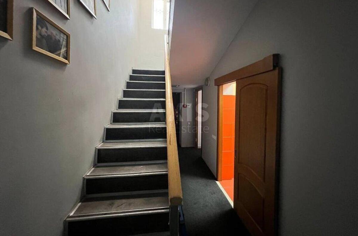 Office vul. V'jacheslava Lypyns'kogo 9Б, 184m2598333