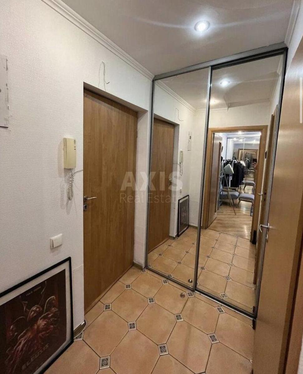 2k apartment pl. Peremogy 702
