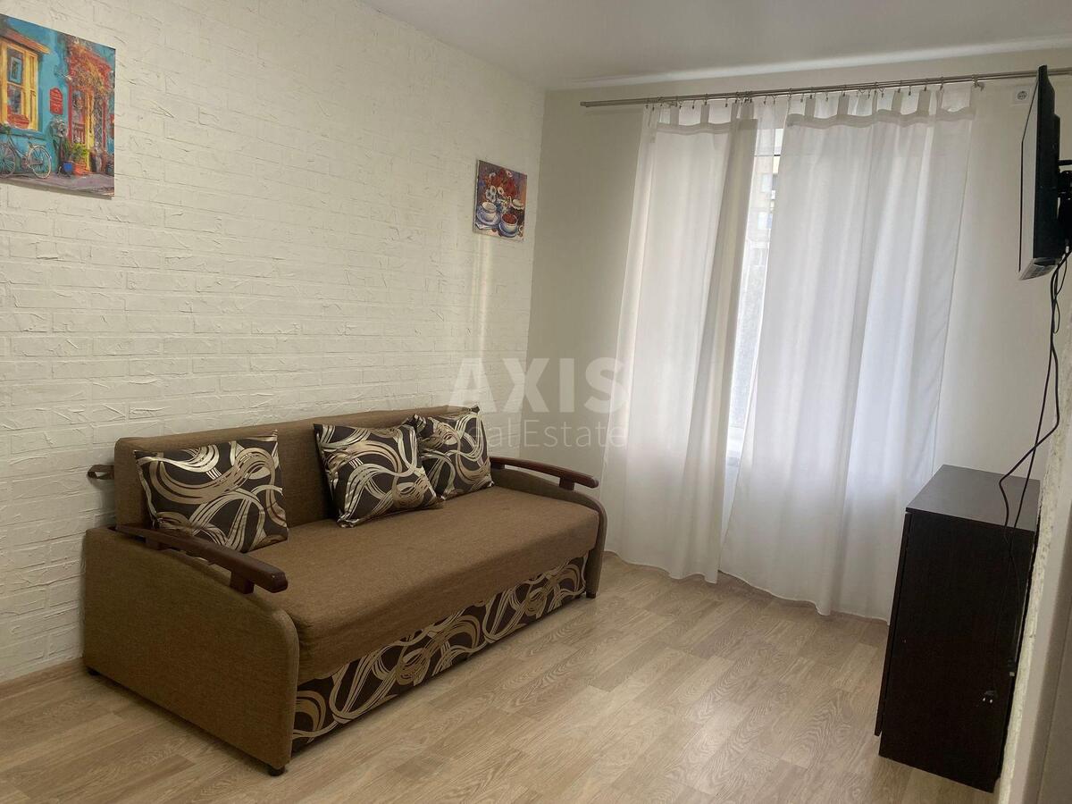 1k apartment prov. Kolomyjs'kyj 63
